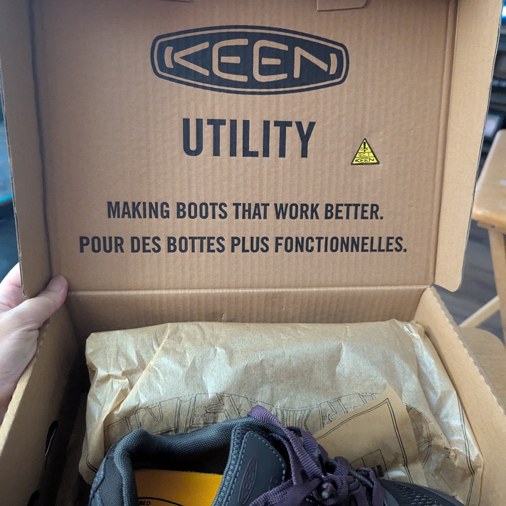 Keen Women's Magnet Prune Purple Boots